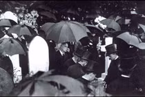 Nghi án thiếu tướng giết vợ và cái chết đau lòng dưới đường ray xe lửa