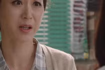 Mẹ bạn trai dúi cho tôi một phong bì đề nghị tôi điều này