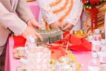 Cô dâu SN 2000 nhận tiền sính lễ gần 1 tỷ đồng gây xôn xao