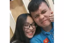 Vẻ đẹp gợi cảm của bạn gái "người hùng" U23 Việt Nam