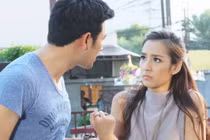 Chồng hỉ hả khoe căn hộ anh vừa mua và giục tôi sớm dọn về