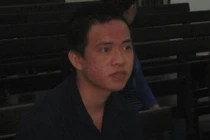 Ba lần hiếp dâm bé gái hàng xóm khi được nhờ trông giúp