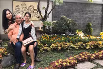 Không gian ngập tràn sắc màu trong vườn nhà nghệ sĩ Hồng Vân - Tuấn Anh