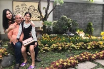 Không gian ngập tràn sắc màu trong vườn nhà nghệ sĩ Hồng Vân - Tuấn Anh