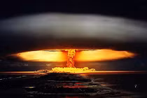 Loại bom kì dị của Mỹ chỉ giết người, không phá nhà cửa