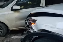 Video: Hãi hùng CX5 hóa 'xe điên', tông loạt xe máy khi băng qua đường