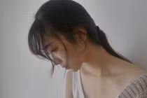 Vợ "sôi máu" vì sự xuất hiện trơ trẽn của cô em họ bên cạnh chồng