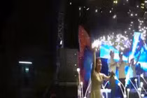 Video: Đám cưới cực ngầu của cô dâu, chú rể thích "quẩy"