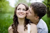 Biết bị vợ cho "nuôi con tu hú", trai trẻ vẫn chần chừ không dám bỏ