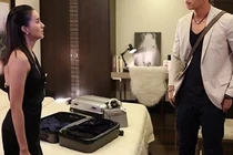 Chồng cay cú nói với bạn: "Có tiền tao đuổi nó đi ngay"