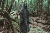 Video: Đầu lâu, dây treo cổ ngổn ngang trong rừng tự sát ở Nhật Bản