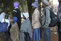 Khủng hoảng kinh tế, đất nước này không có tiền in hộ chiếu cho dân