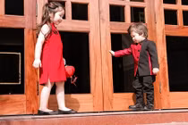 "Tan chảy" với vẻ đáng yêu của hai thiên thần nhỏ nhà Elly Trần