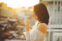 Phụ nữ nhớ 13 bài học "xương máu" này để cả đời không đau thương