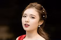 MC trẻ của VTV là á khôi sinh viên, tham gia đón tổng thống Mỹ