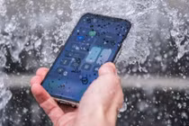 Cách xử lý khi điện thoại bị xuống nước