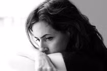 Có nên lấy người không yêu để tháo mác “gái ế”