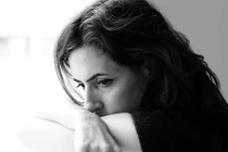 Có nên lấy người không yêu để tháo mác “gái ế”