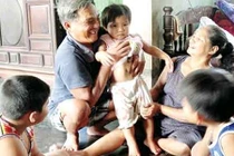 Kỳ nhân trên đầm phá: Những con người không đầu hàng cuộc sống