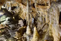 10 hang động đá vôi kỳ diệu hàng triệu năm tuổi ở Nhật
