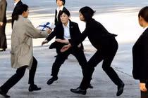 Nữ biệt đội Nhật Bản bảo vệ đệ nhất phu nhân Mỹ