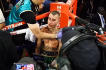 Video: Khoảnh khắc cuối đời của võ sĩ bị đấm chấn thương sọ não