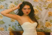 Những hot girl chăm khoe sắc vóc gợi cảm