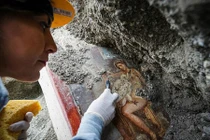 Tìm thấy bích họa nổi tiếng nữ hoàng khỏa thân 2000 năm tuổi