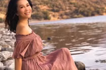 Nhan sắc tuổi 55 được chú ý như "người đàn bà đẹp" của showbiz