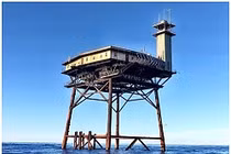 Video: Khách sạn giữa lòng đại dương, muốn tới phải đi trực thăng