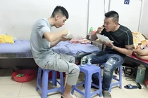 Dân mạng cười ngất ký sự chăm vợ đẻ của chồng trẻ