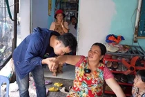 Kỳ lạ: Người phụ nữ tỏa ra hương thơm như nước hoa