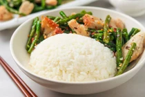 Muốn khỏe, đẹp hãy áp dụng ngay cách ăn cơm này 