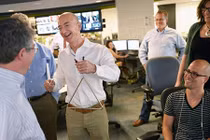 6 lý do khiến Jeff Bezos là tỷ phú giàu nhất lịch sử thế giới