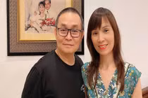 Dung mạo bà xã danh hài Xuân Hinh quyến rũ bất ngờ ở tuổi 50