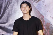 Huỳnh Anh bất ngờ hẹn hò cô gái tưởng lạ mà quen đi xem phim