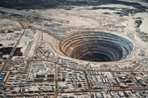 Video: Bí mật bên trong lỗ khoan địa ngục sâu nhất thế giới