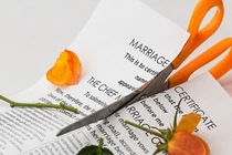 Người phụ nữ ly hôn chồng chỉ 3 phút sau khi kết hôn