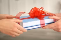 6 món đồ đại kỵ làm quà tặng kẻo đen xui hết kiếp