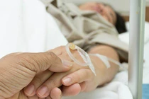 Nỗi khổ của người sinh mổ: Đau đớn trăm đường 