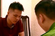 Trộm trốn trong nhà vệ sinh, chờ gia chủ đi vắng để phá két sắt