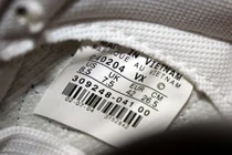 Video: Hàng Trung Quốc gắn giả mác 'Made in Vietnam' để tránh thuế của Mỹ