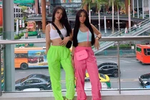 2 hot girl sexy Sài Gòn bị hiểu nhầm 'yêu nhau' vì quá thân thiết