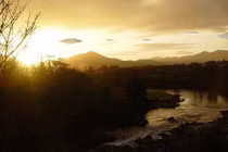 Đĩa bay và chiến đấu cơ "chạm trán" bí ẩn