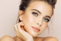 Mẹo đơn giản giúp thổi bay mụn ở ngực giúp chị em tự tin hơn