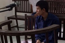 Đuổi khách về không được, xách dao chém