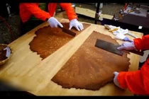 Video: Xem người Nhật chế biến món bánh khổng lồ ngon ngất ngây