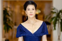 Tuổi 49 đẹp mặn mà của ca sĩ Thu Phương