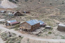 Thị trấn kỳ lạ được rao bán với giá chưa tới 1 triệu USD 