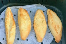 Ở nhà rỗi quá, chị em Hà thành mở lò bánh mỳ tại gia